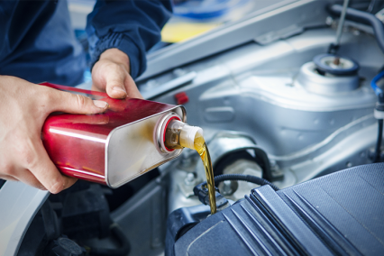 Tippek, milyen olajat tölts az autóba